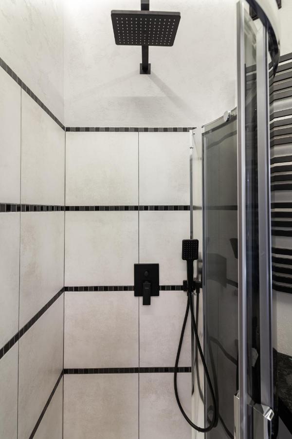 Two Bedrooms 13 Shpytalna Street Lviv Bagian luar foto