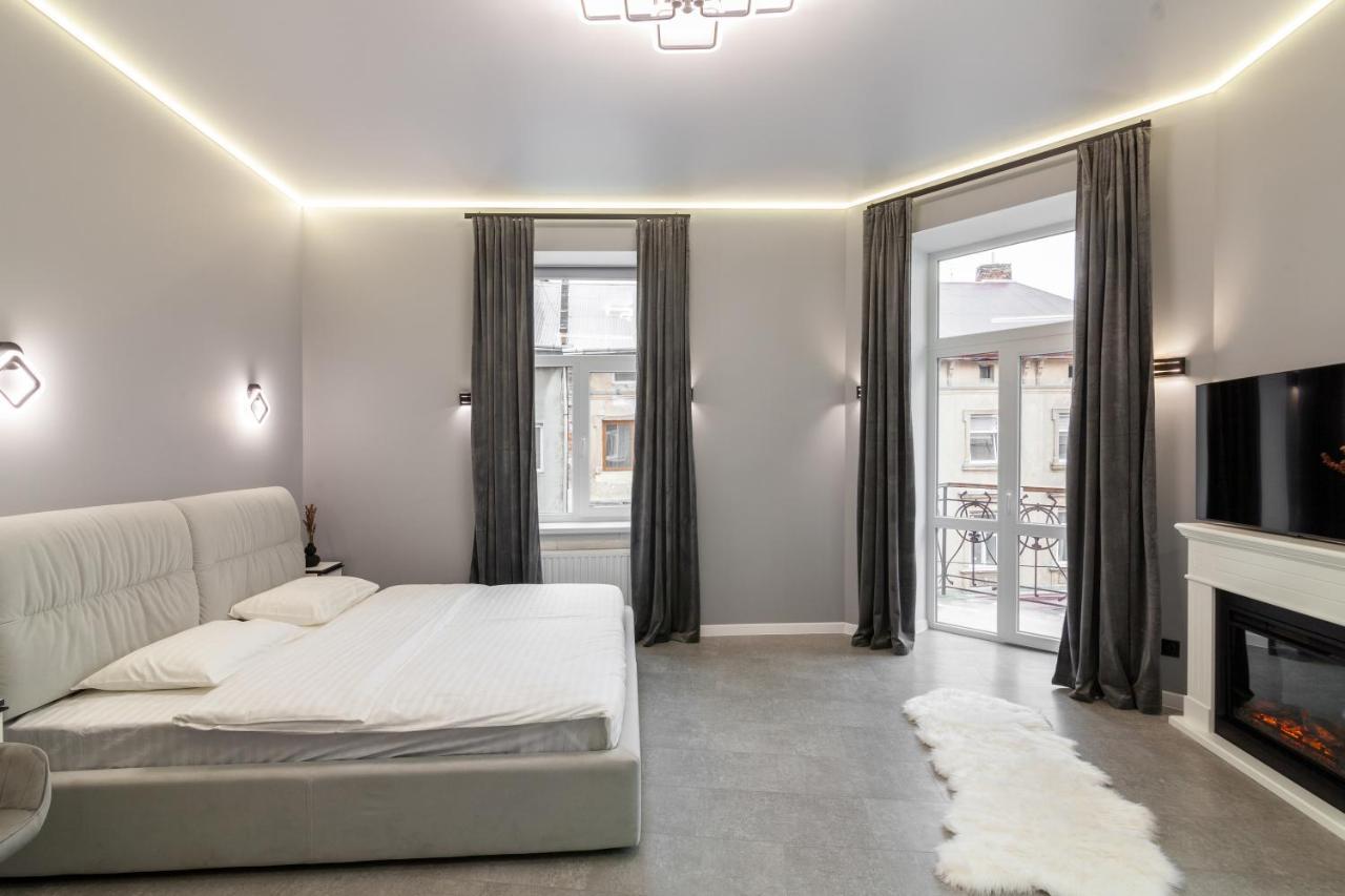 Two Bedrooms 13 Shpytalna Street Lviv Bagian luar foto